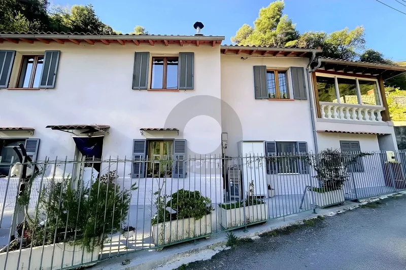 Exclusive Menton quiet house.