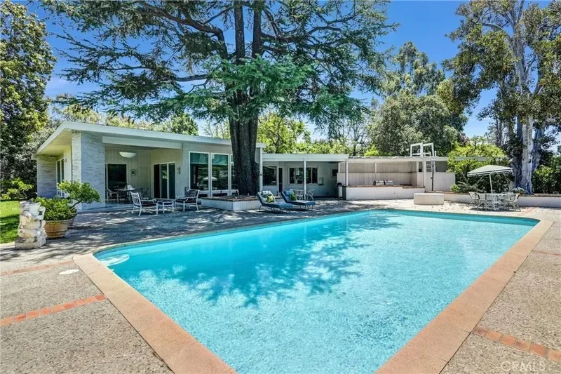 935 Hillcrest Place, Altadena, California, United States. - Photo 14