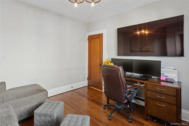15 N Oceanside Road, Rockville Centre, New York, United States. - Photo 19
