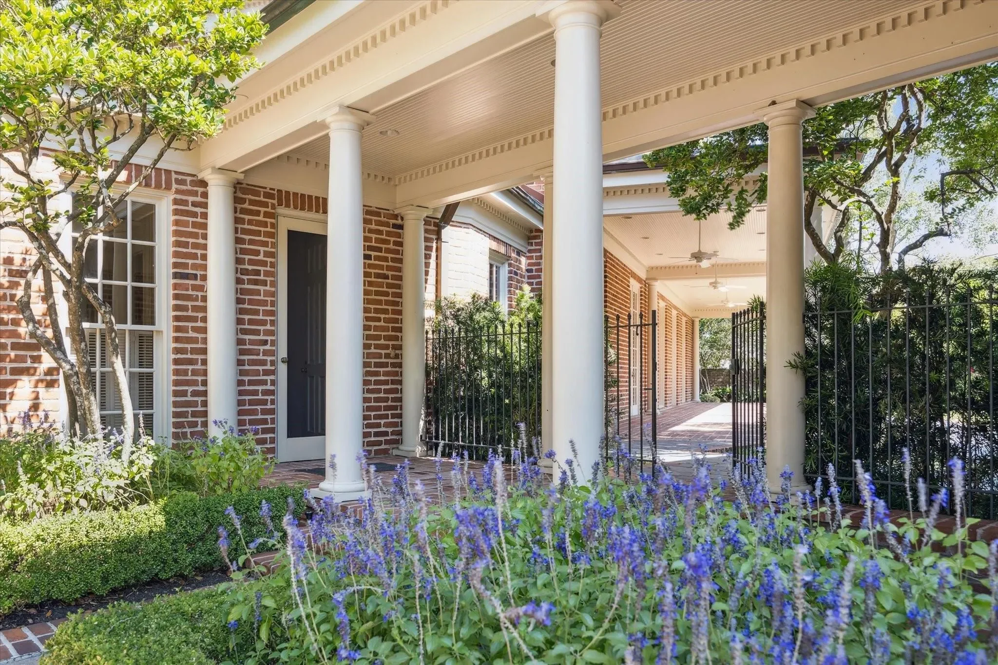 3665 Knollwood Street, Houston, Texas, United States. - Photo 32