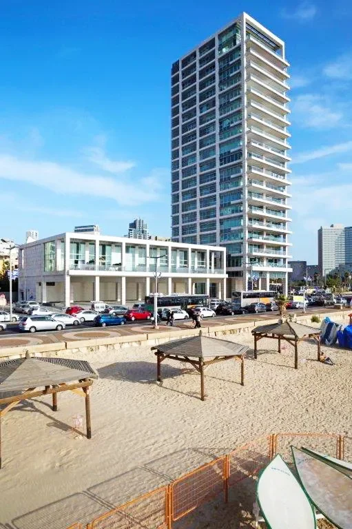 Exterior photo 1
