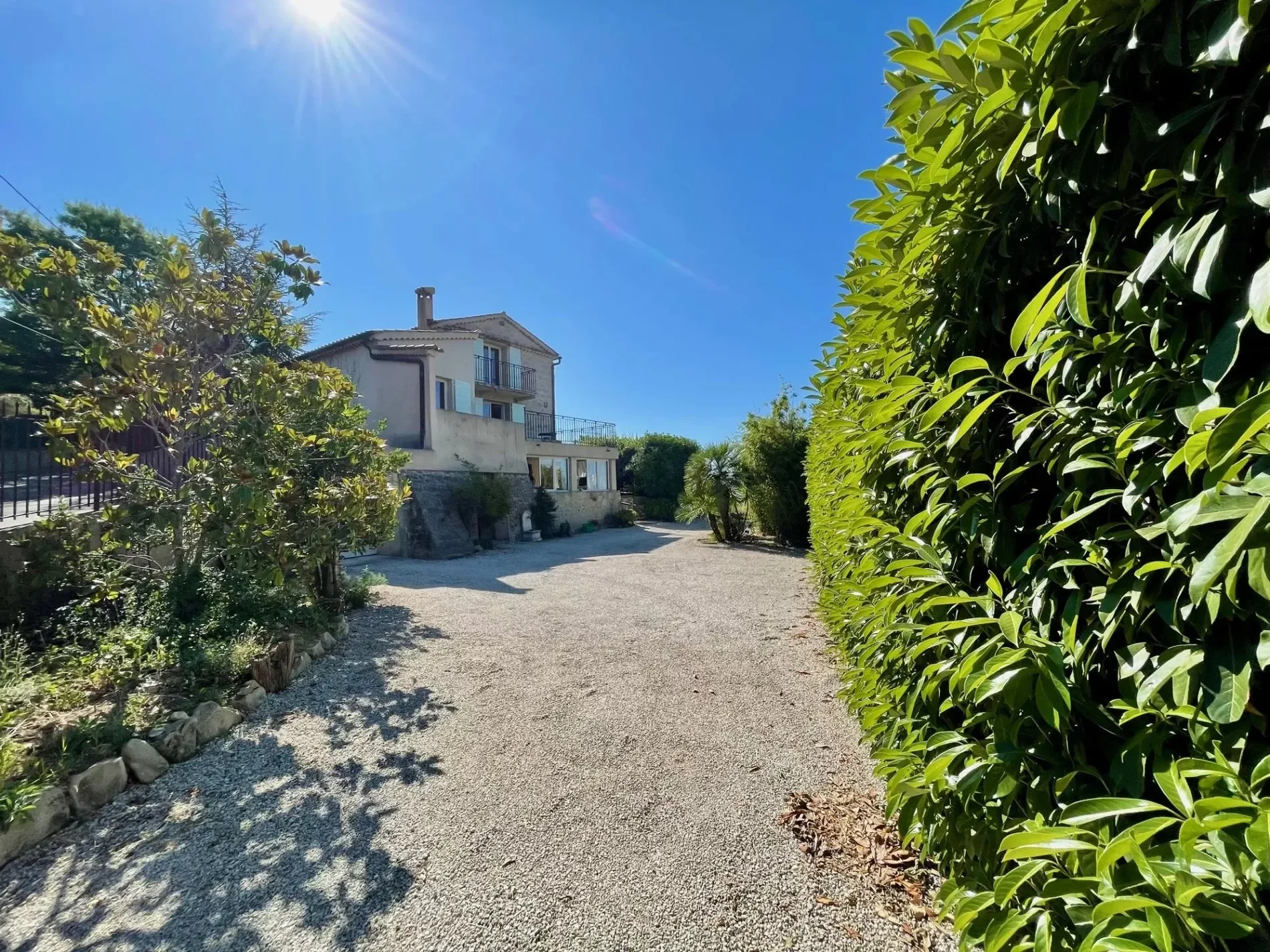 Exterior photo 8