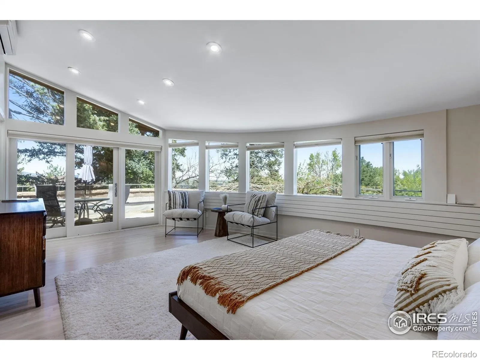 Gallery photo 4