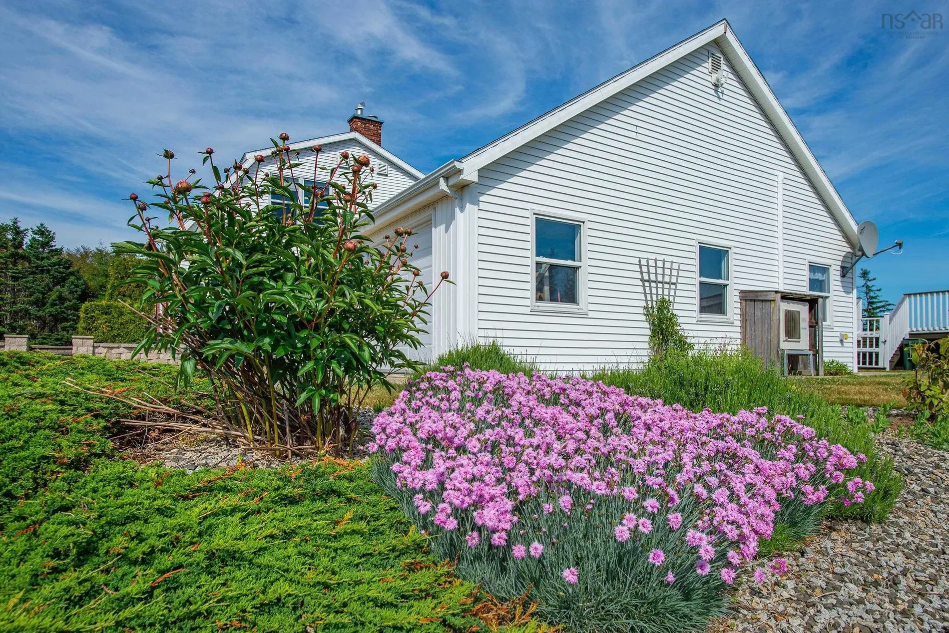Exterior photo 5