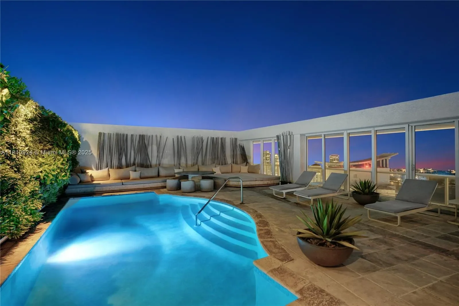 450 Alton Rd, #PH1, Miami Beach, Florida, United States. - Photo 22