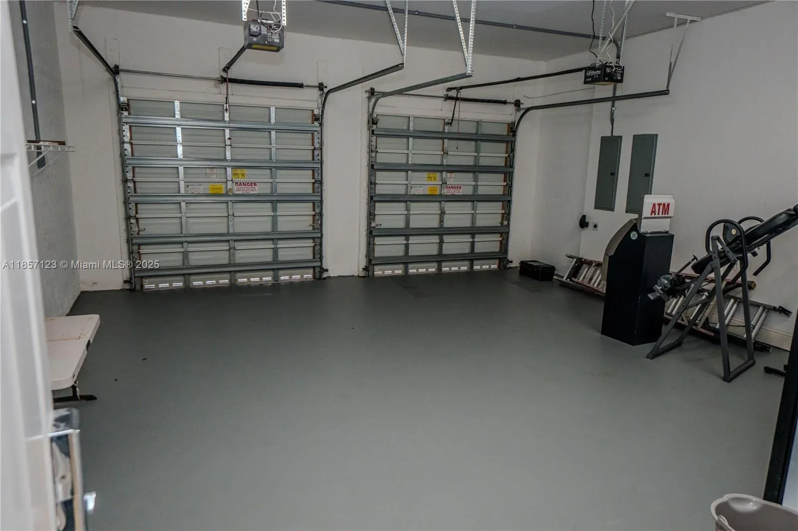 822 Meridian Ln, Hollywood, Florida, United States. - Photo 15