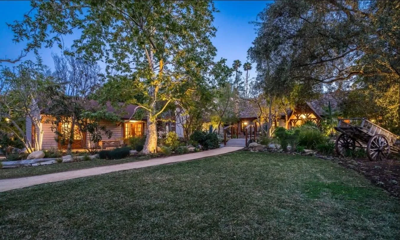 4750 Encino Avenue, Los Angeles, California, United States. - Photo 13