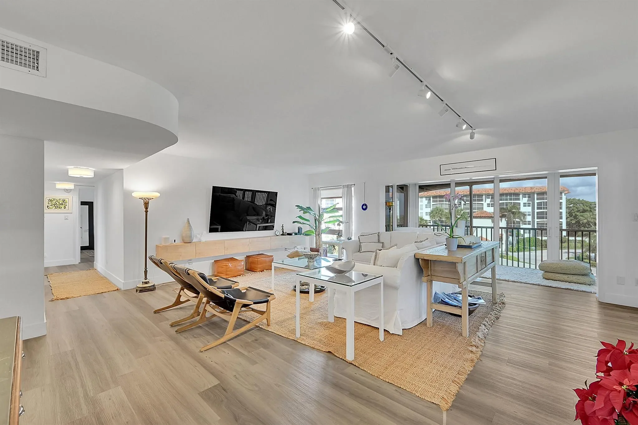Gallery photo 12