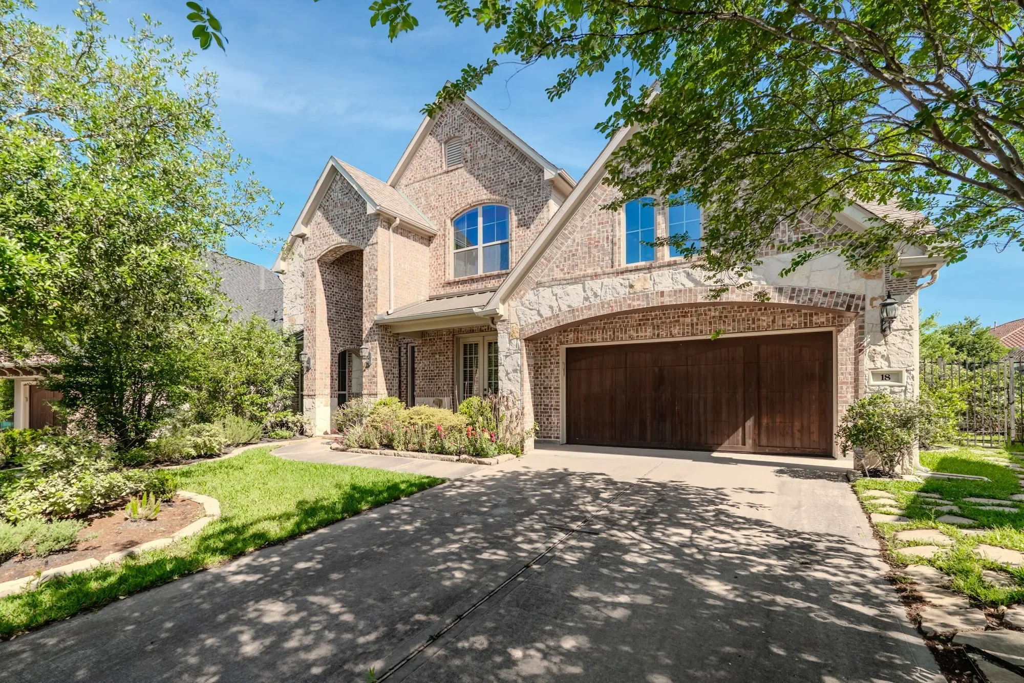 18 Devon Dale Drive, The Woodlands, TX 77375, The Woodlands, Texas, United States. - Photo 3
