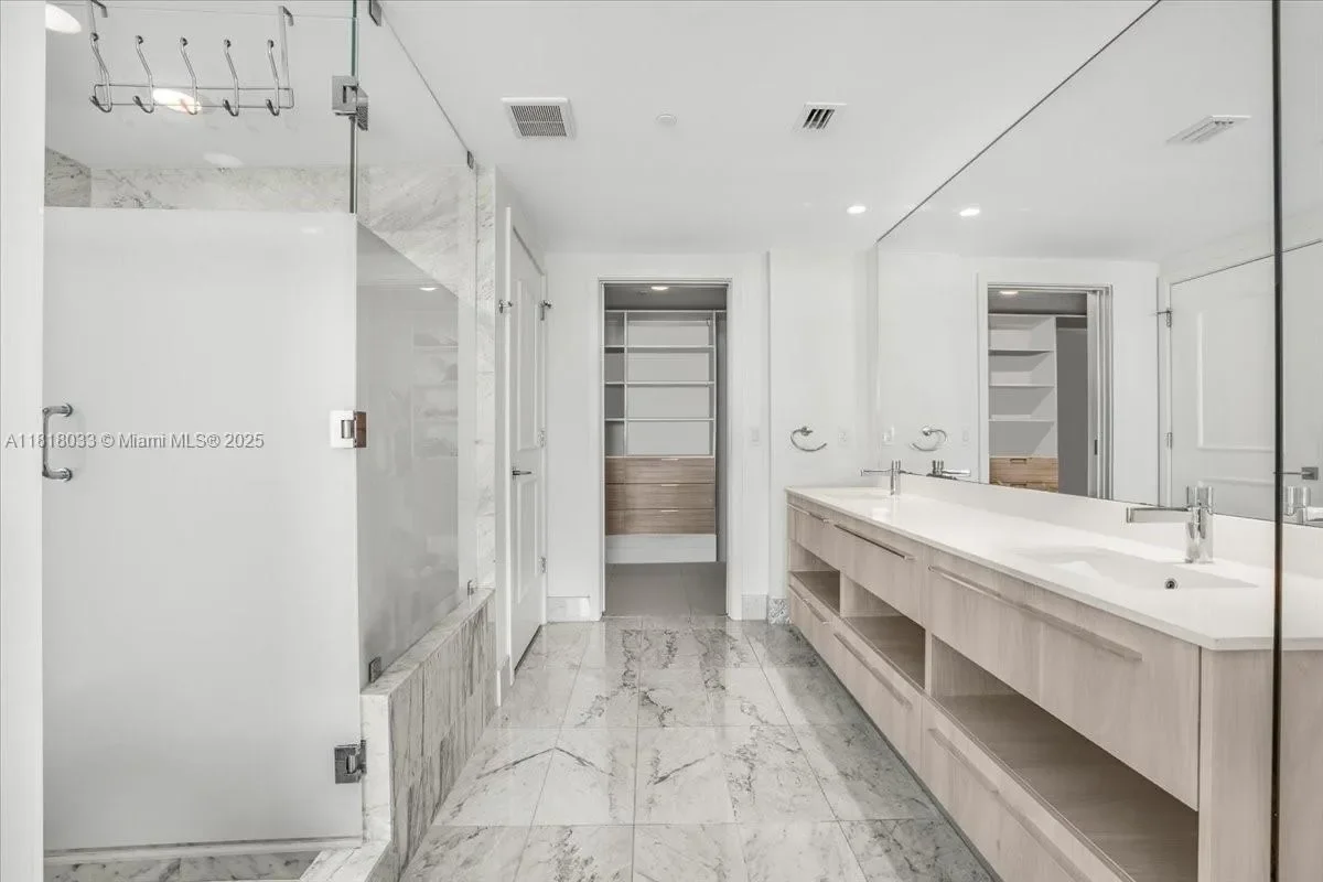 3131 NE 7th Ave 3306, Miami, Florida, United States. - Photo 18