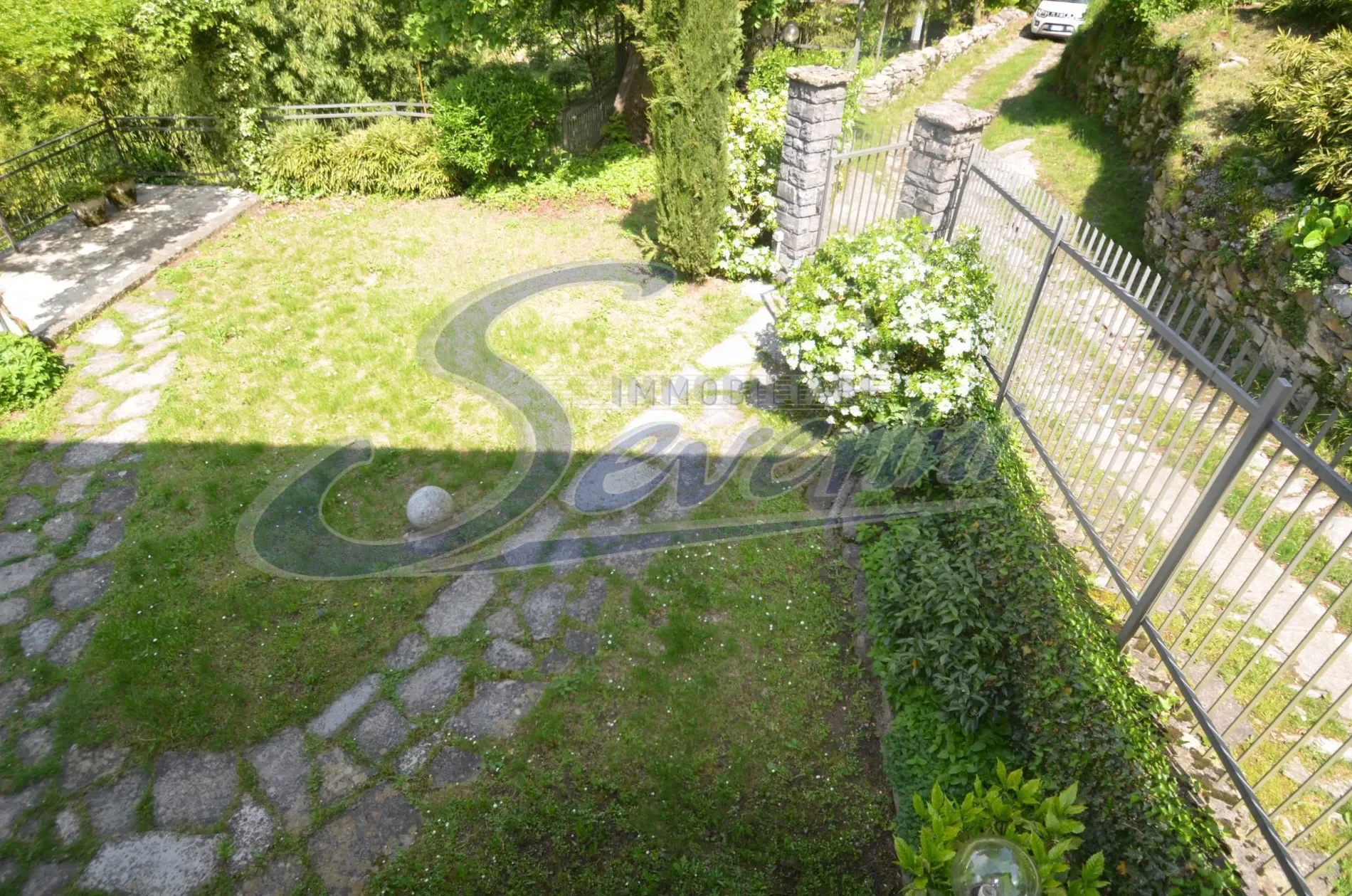 piazza san giorgio, Lemna, Lombardy, Italy. - Photo 14