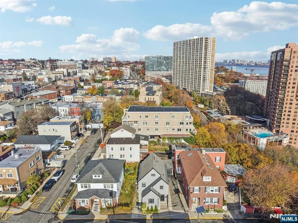 7 Laird Place, Cliffside Park, New Jersey, United States. - Photo 5