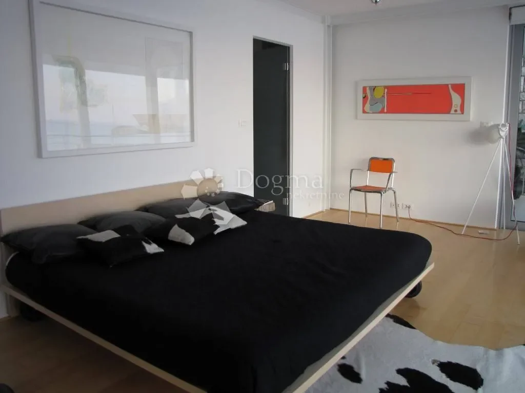 Gallery photo 9