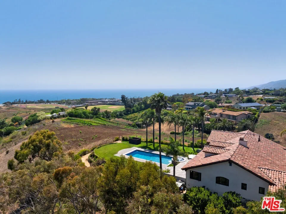29660 Harvester Road, Malibu, California, United States. - Photo 11