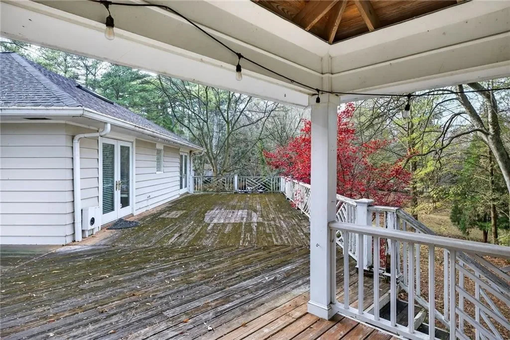 Exterior photo 7