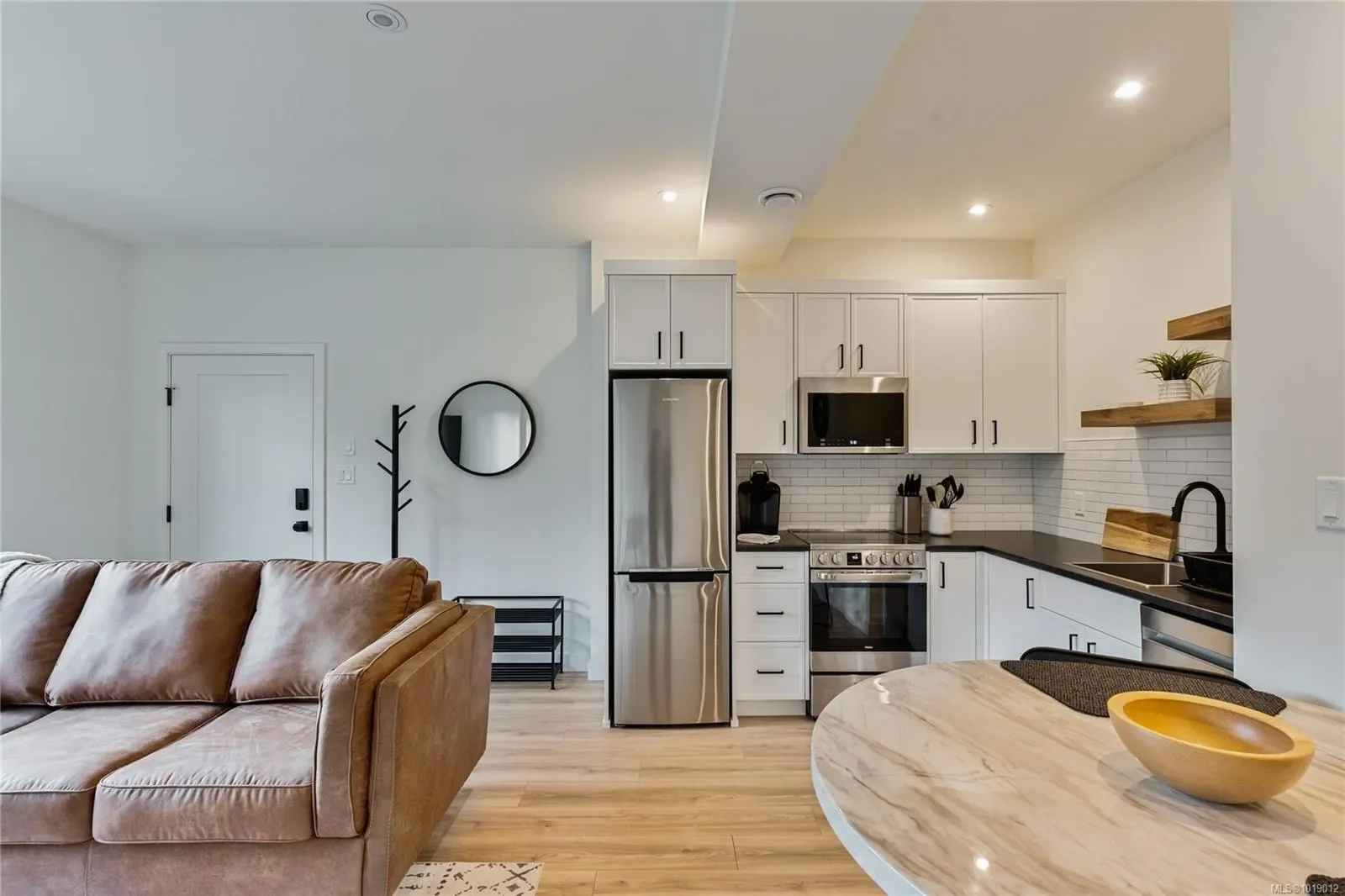 640 Medalist Ave, Colwood, British Columbia, Canada. - Photo 43