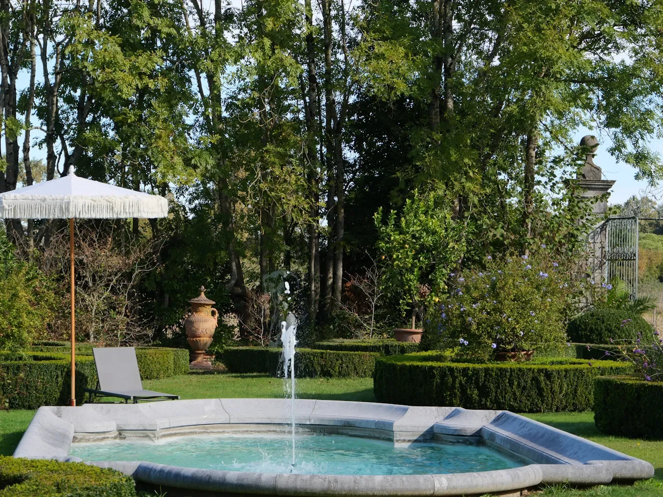 64000 Pau, France, Pau, Nouvelle-Aquitaine, France. - Photo 6