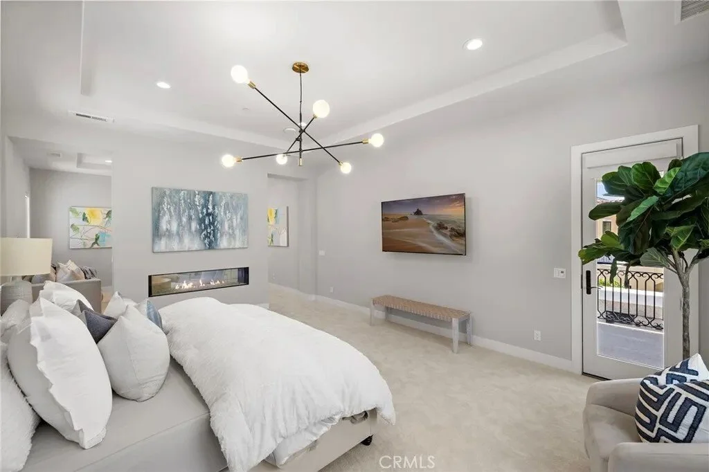 93 Interstellar, Irvine, California, United States. - Photo 10