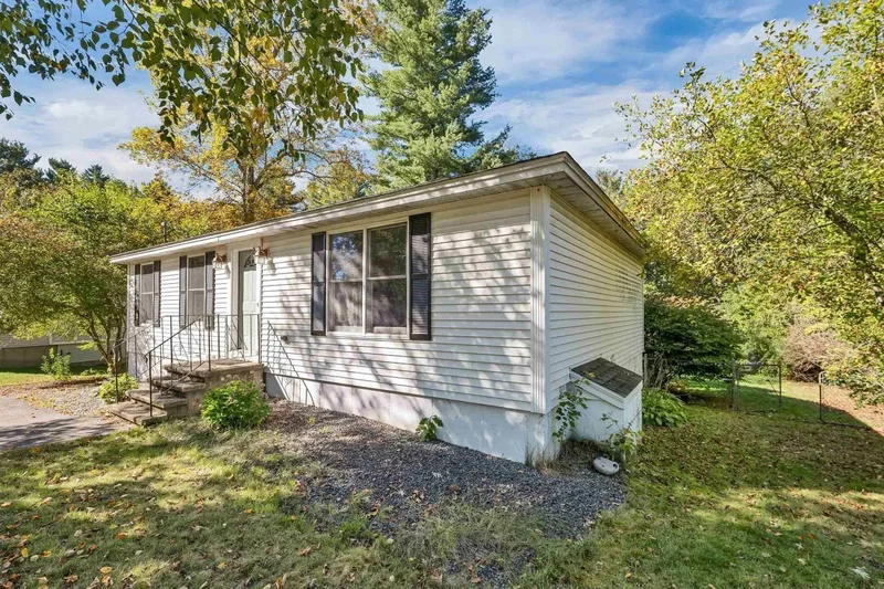 35 Fraser Drive, Salem, NH 03079, Salem, New Hampshire, United States. - Photo 2