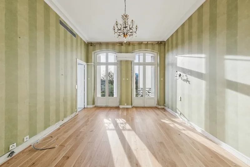 Neuilly-sur-Seine, Île-de-France, France. - Photo 12