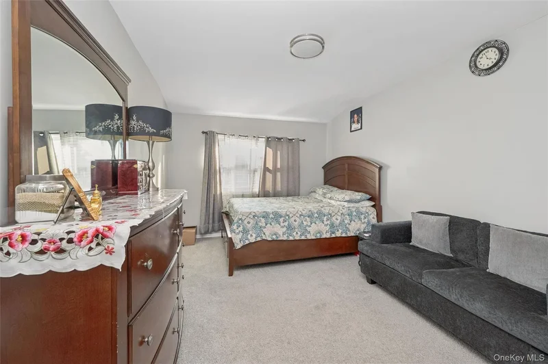 31 21st Avenue, Bay Shore, New York, United States. - Photo 16