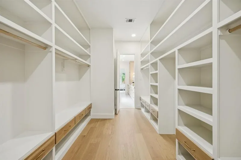 6244 Richmond Avenue, Dallas, Texas, United States. - Photo 18