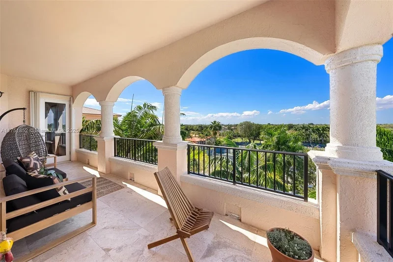 13633 Deering Bay Dr 256, Coral Gables, Florida, United States. - Photo 2