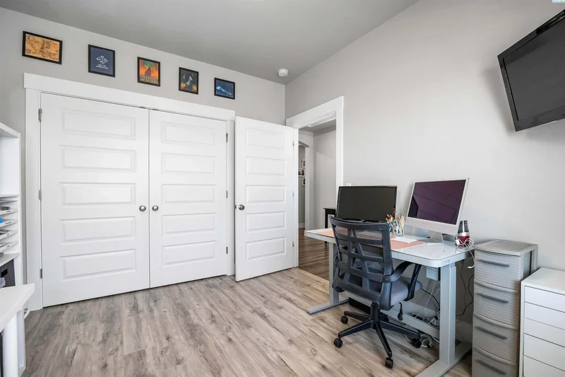 4 Bedrooms Single Family Detached