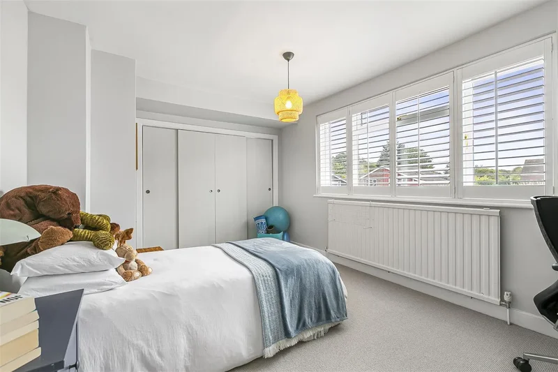 Parkgate Close, Kingston Upon Thames, Kingston upon Thames, England, United Kingdom. - Photo 24