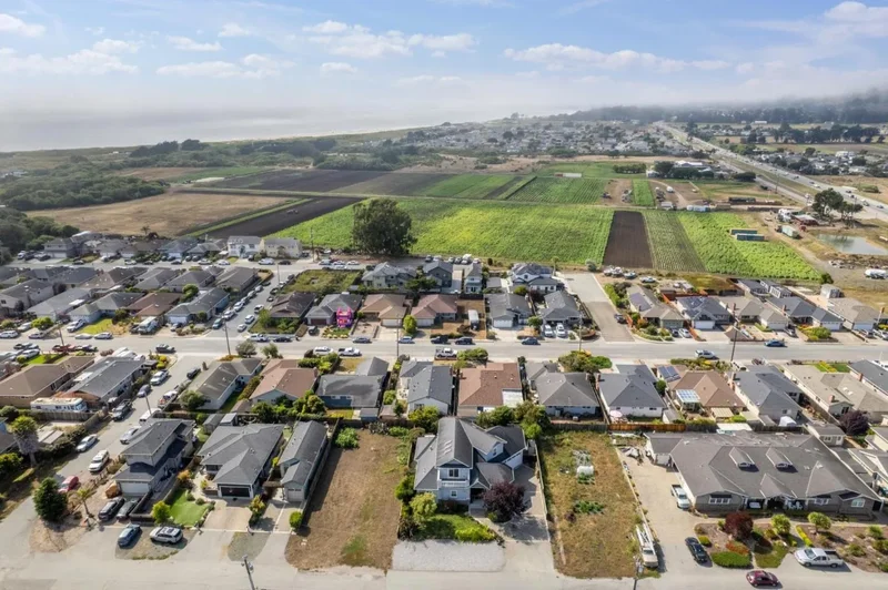 414 Belleville Boulevard, Half Moon Bay, California, United States. - Photo 18