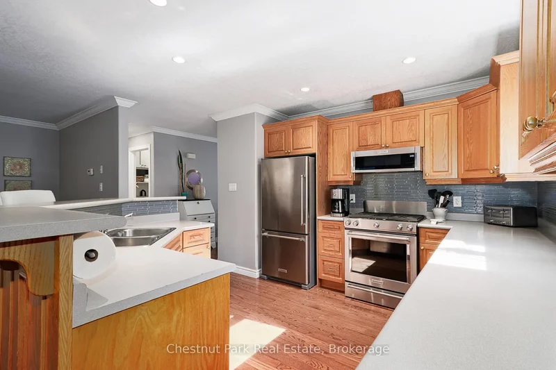 176 Melrose Avenue, Wasaga Beach, Ontario, Canada. - Photo 19