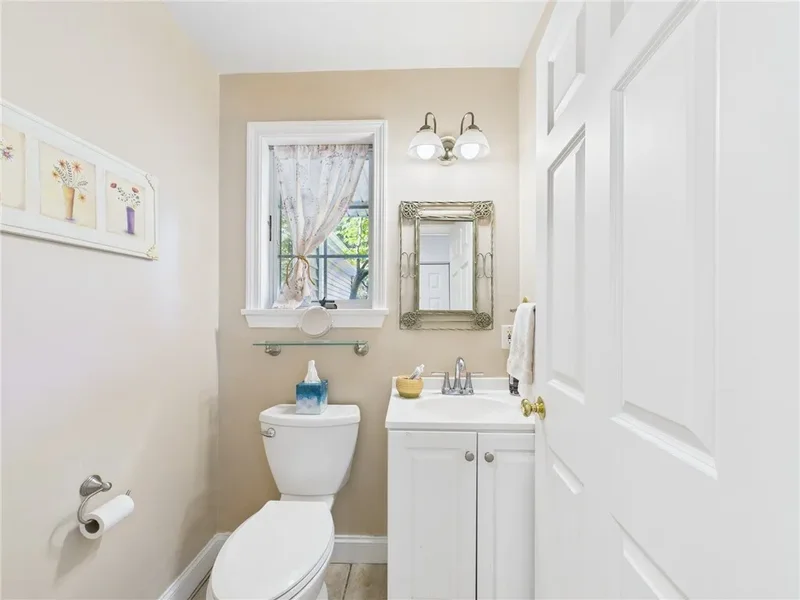 56 Wanda Street, Narragansett, Rhode Island, United States. - Photo 13