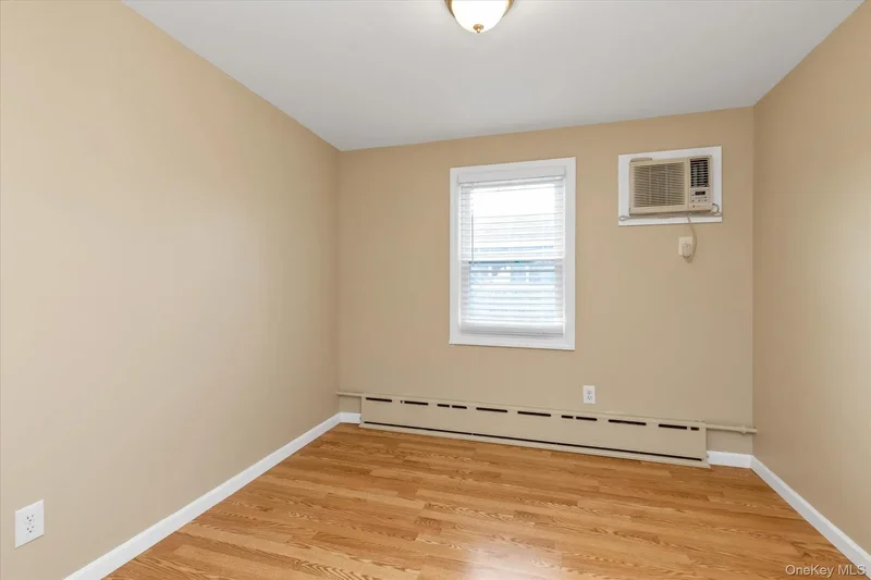31 Piave Terrace, Lindenhurst, New York, United States. - Photo 7
