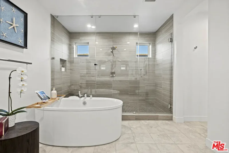 20211 W Liverpool Way, Los Angeles, California, United States. - Photo 32