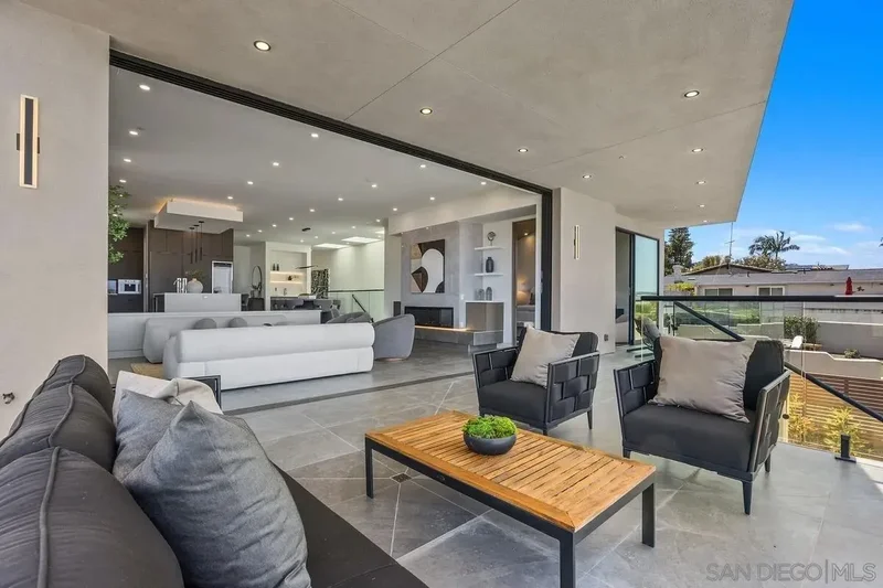 147 S Rios Ave, Solana Beach, California, United States. - Photo 54
