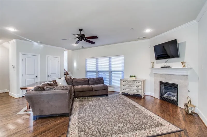 4524 Emerson Avenue 2, University Park, Texas, United States. - Photo 3