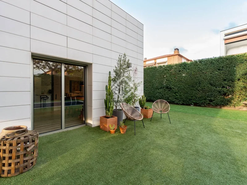 Montblanc, Mirasol, Barcelona, Mirasol, Sant Cugat del Valles, Catalonia, Spain. - Photo 22