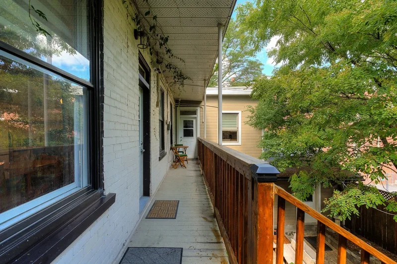 1915Z 1919Z Rue Montcalm, Montréal, Quebec, Canada. - Photo 23