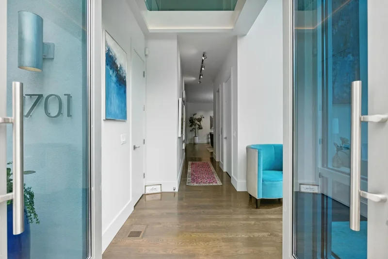 Single Family Residence in Brentwood