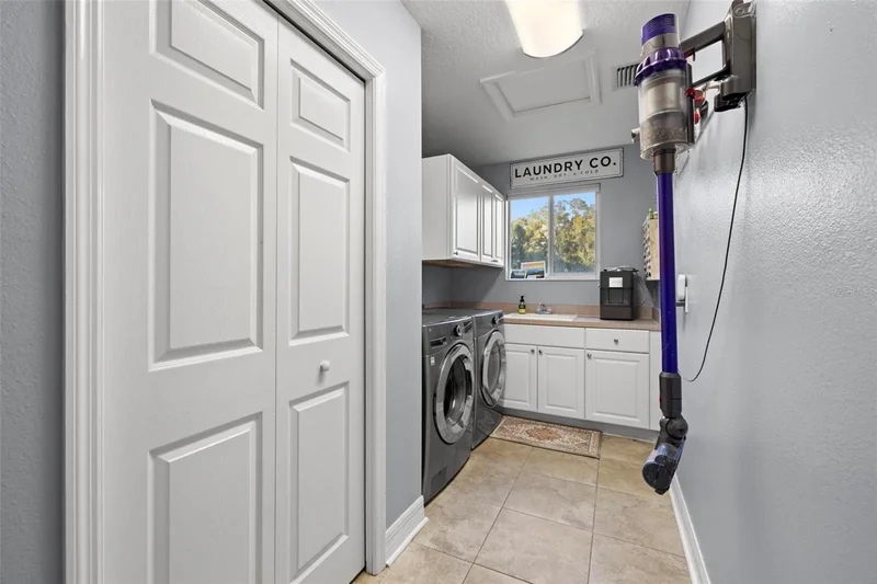 2102 CHESTNUT FOREST DRIVE, TAMPA, FL 33618, Tampa, Florida, United States. - Photo 67