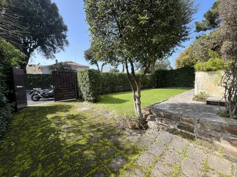 Viale Nettuno, Fregenae, Lazio, Italy. - Photo 63