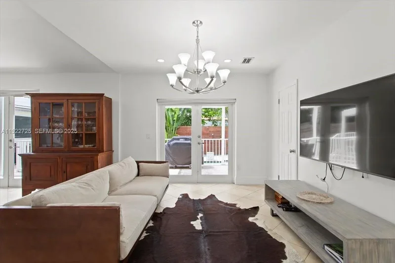 4190 Pamona Ave, Miami, Florida, United States. - Photo 8