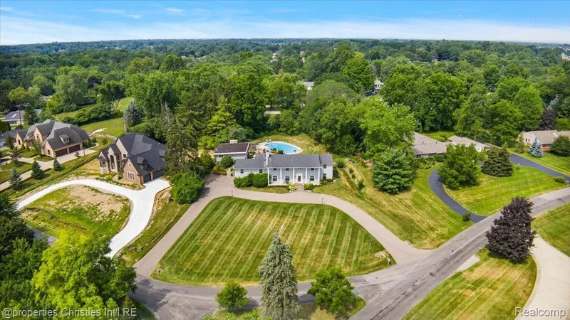 3060 Chickering Lane, Bloomfield Hills, Michigan, United States. - Photo 47