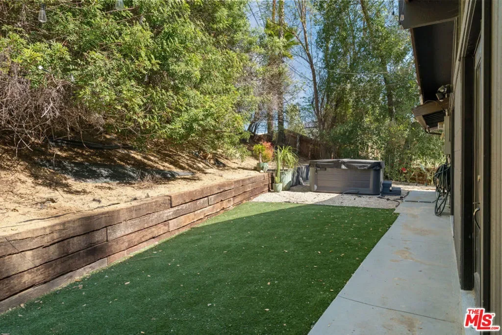 22261 Ybarra Road, Los Angeles, California, United States. - Photo 16