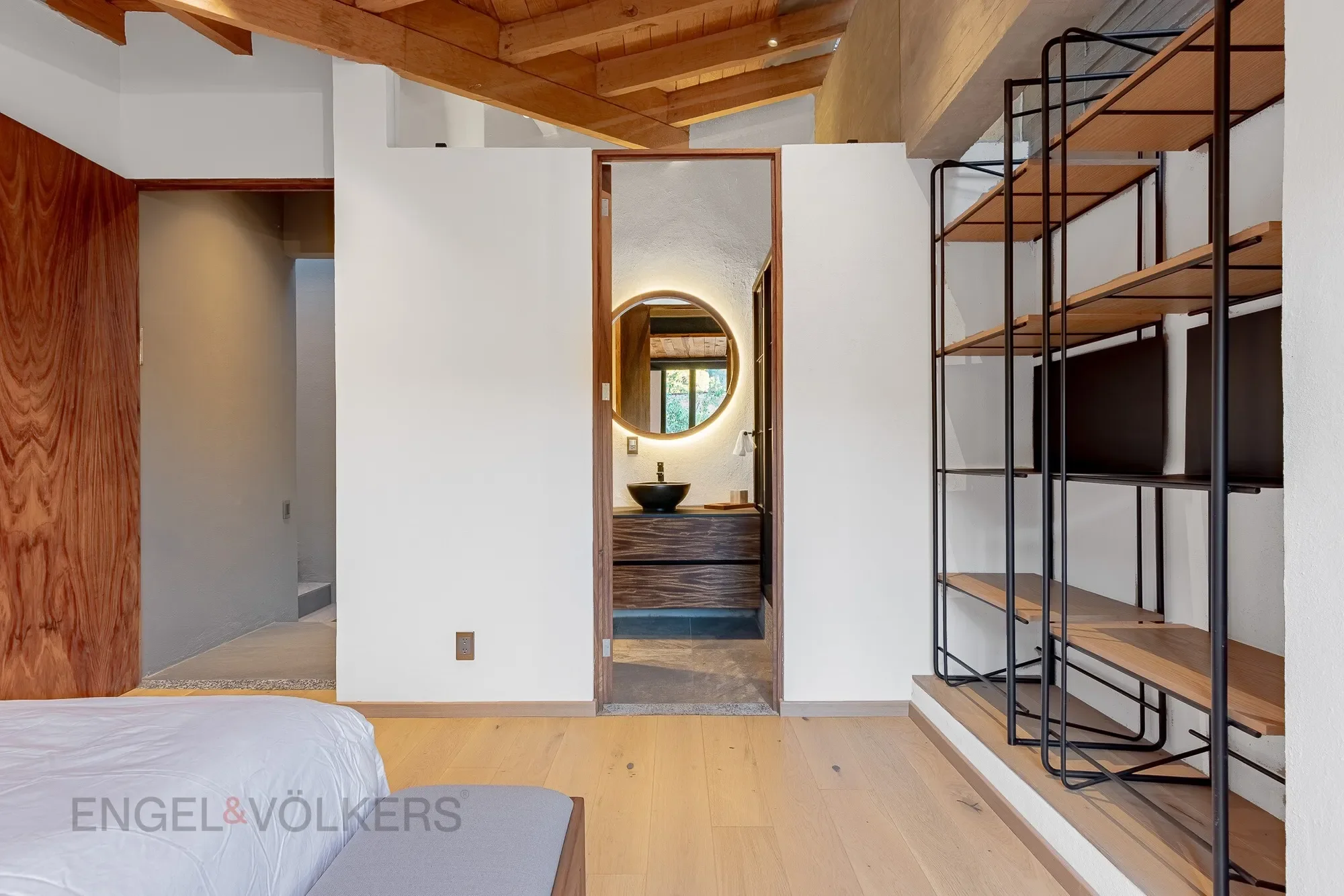Gallery photo 2