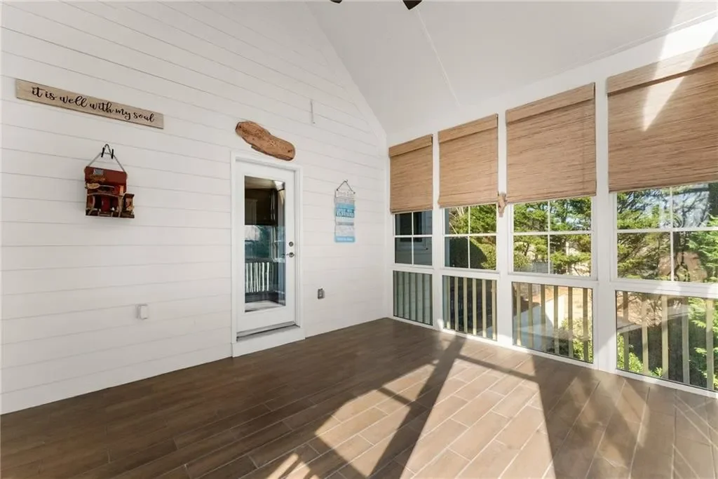 Gallery photo 12