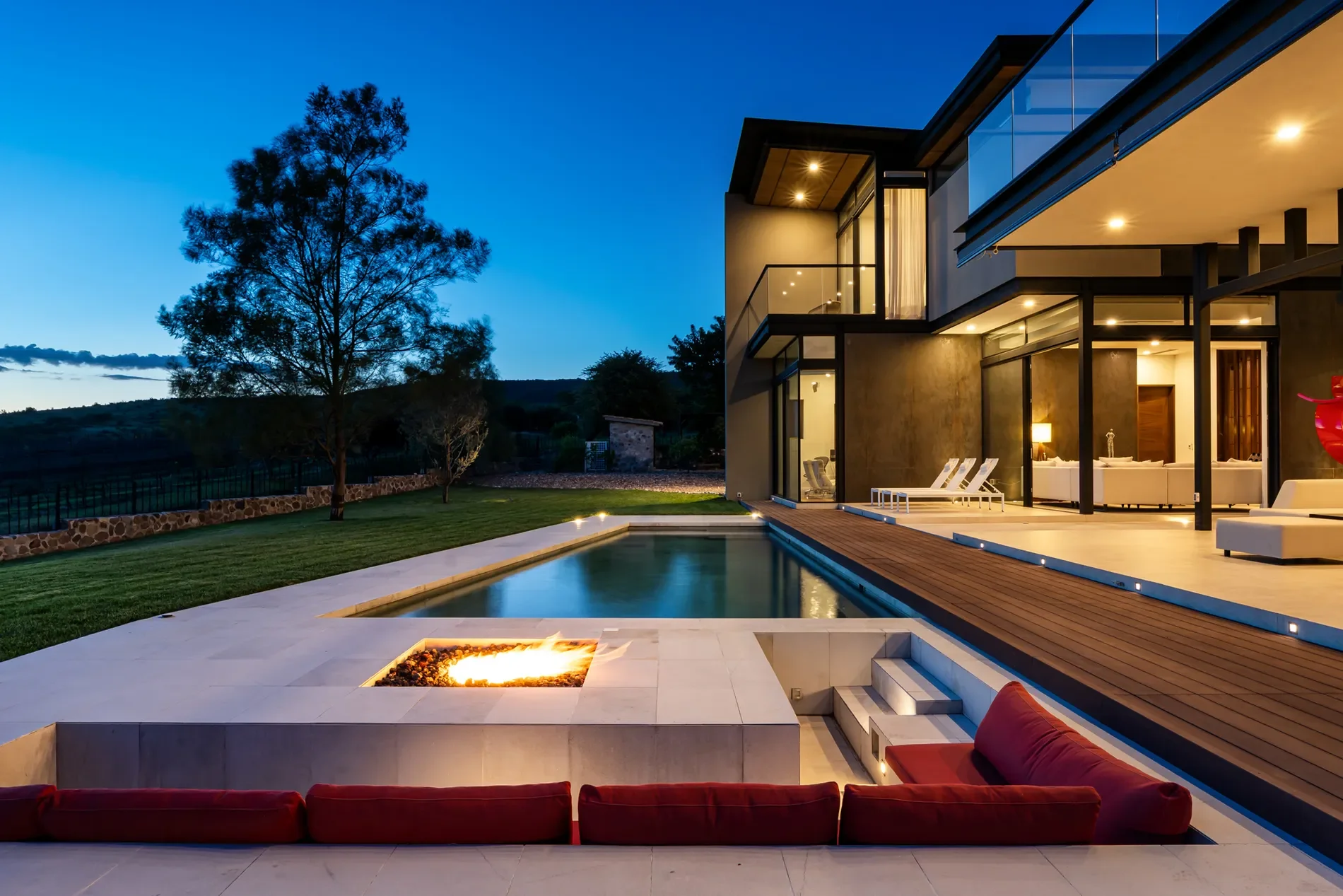 Exterior photo 9