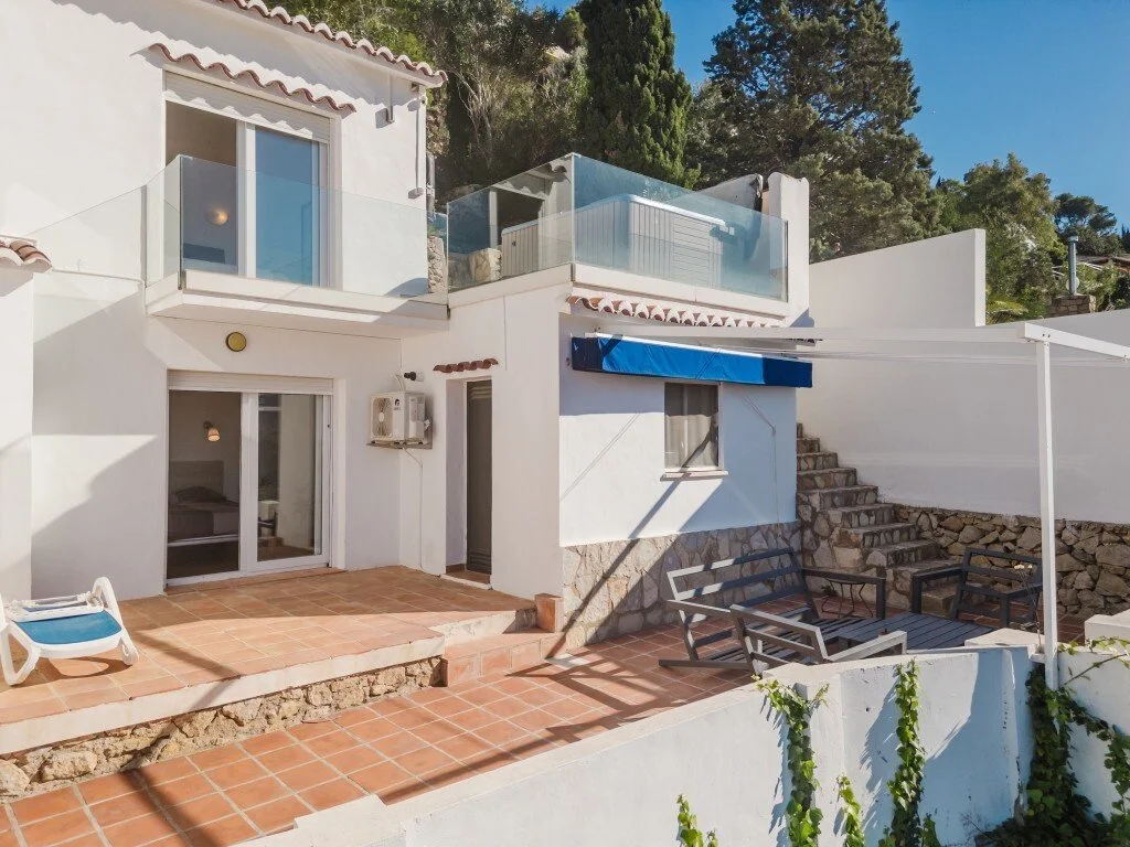 Exterior photo 5