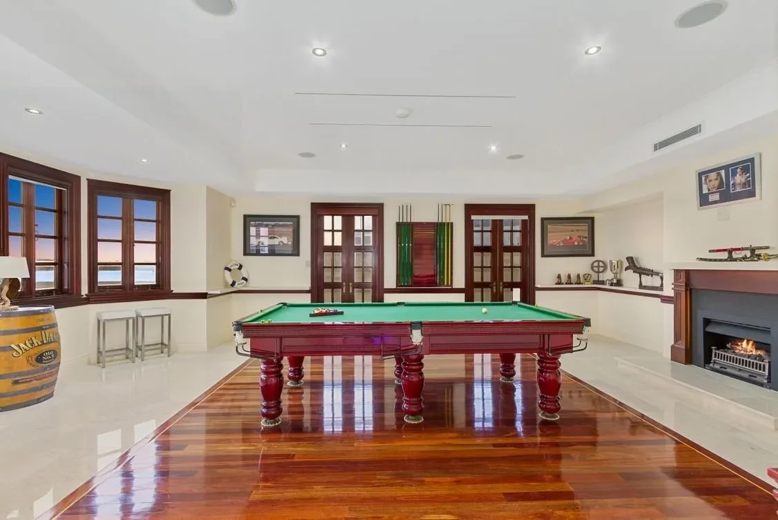 SOVEREIGN ISLANDS, Knightsbridge Parade West, Paradise Point, Queensland, Australia. - Photo 8