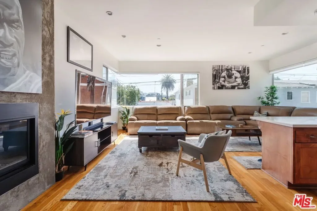 302 S Venice Boulevard, Los Angeles, California, United States. - Photo 14